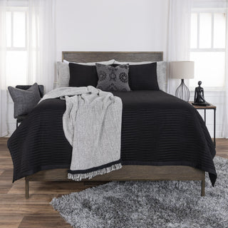 Rizzy Quilts BQ6046 Black Bedding Room Image Feature