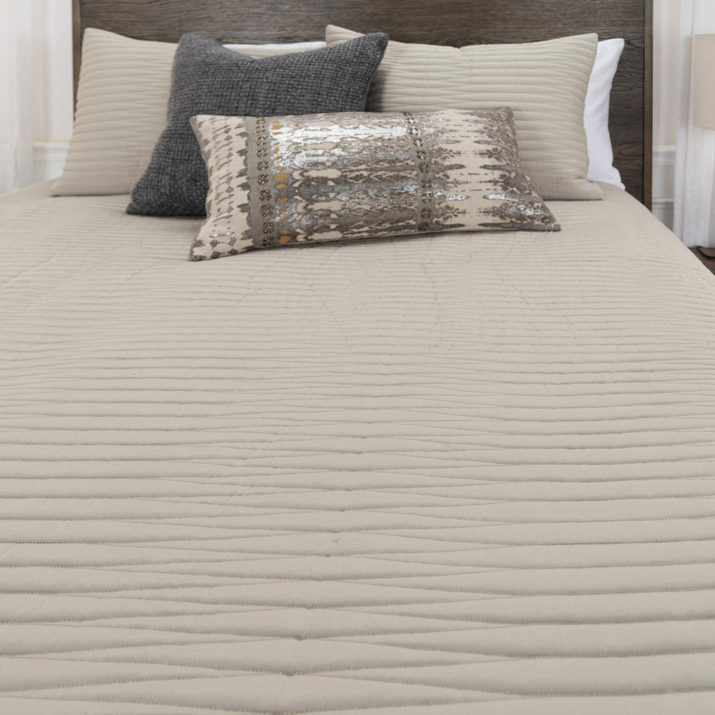 Rizzy Quilts BQ6047 Natural Bedding Corner Image