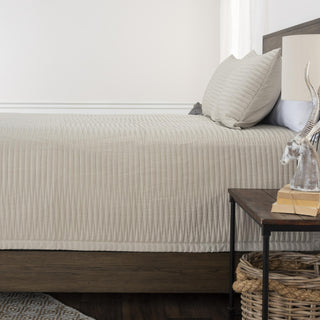 Rizzy Quilts BQ6047 Natural Bedding Detail Image