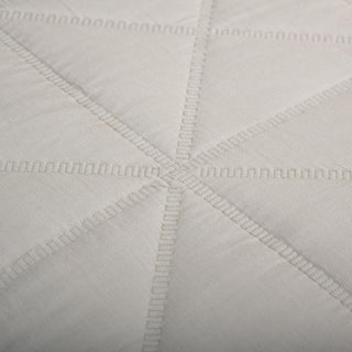 Rizzy Quilts BQ6948 Natural Bedding Corner Image