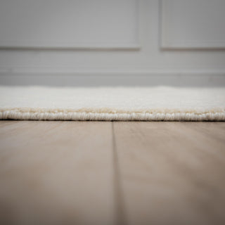 Rizzy Cloud CLD707 Ivory Area Rug Edge Image
