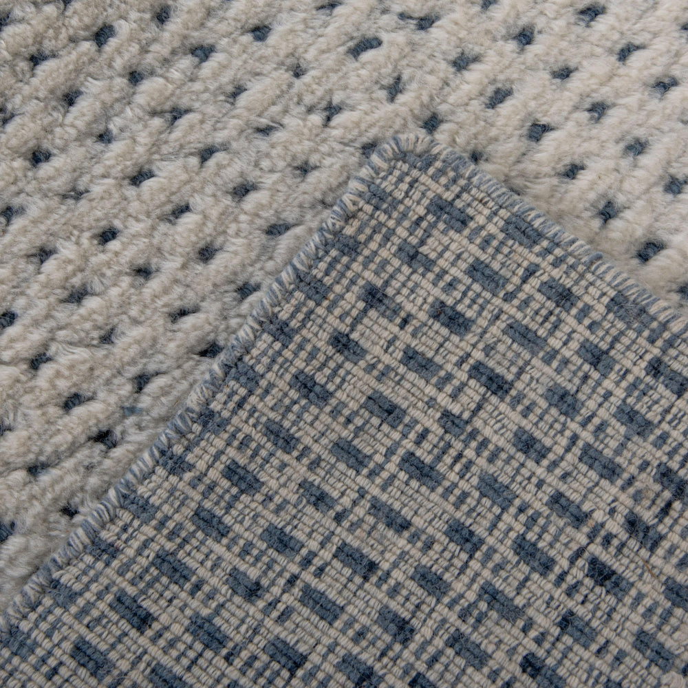 Rizzy Cloud CLD708 Blue Area Rug Room Image Feature