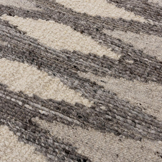 Rizzy Nova NVA949 Silver / Gray Area Rug Corner Image
