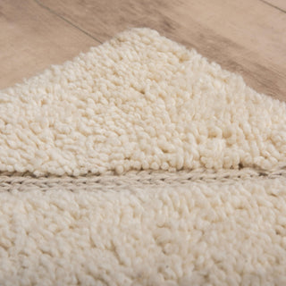 Rizzy Peludo PEL691 Cream Area Rug Room Image Feature