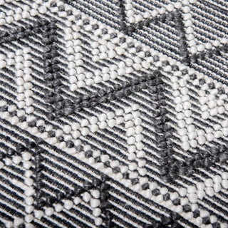 Rizzy Pantera PTN694 Gray Area Rug Angle Image