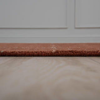Rizzy Qatar QAT031 Rust Area Rug Edge Image