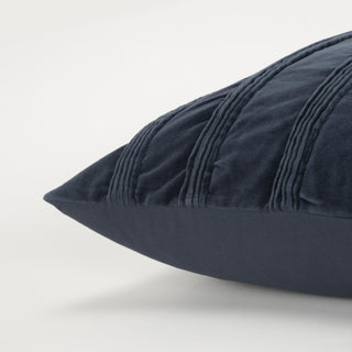 Rizzy Pillows T10681 Navy Detail Image