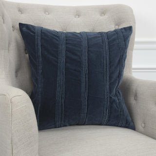 Rizzy Pillows T10681 Navy Room Image Feature