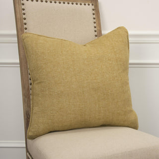 Rizzy Pillows T14808 Gold Room Image Feature
