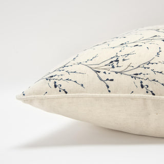 Rizzy Pillows T16388 Blue Detail Image