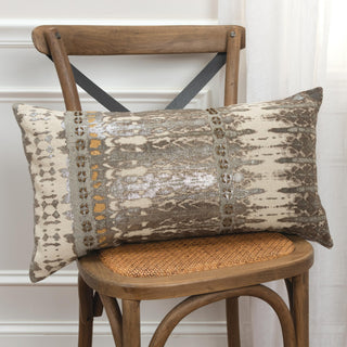 Rizzy Pillows T16451 Gray Room Image Feature