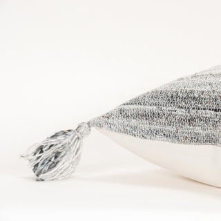 Rizzy Pillows T17121 Grey Detail Image