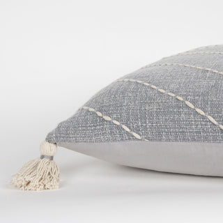 Rizzy Pillows T17661 Grey Detail Image
