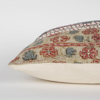 Rizzy Pillows T17924 Multi Detail Image