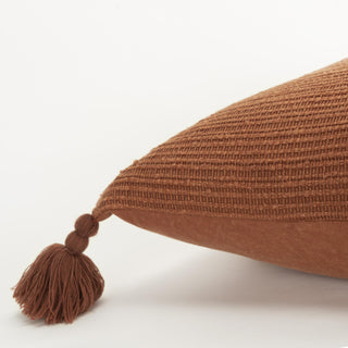 Rizzy Pillows T19116 Terracotta Detail Image