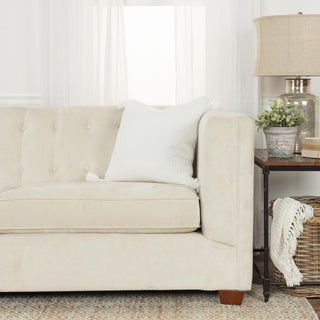 Rizzy Pillows T19125 White Room Image Feature
