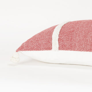 Rizzy Pillows T19619 Red Detail Image