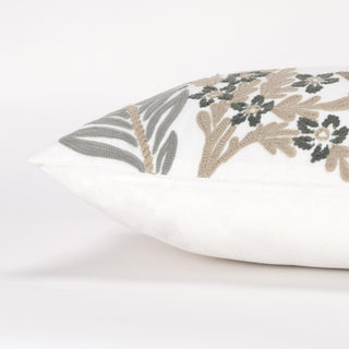 Rizzy Pillows T19668 Ivory/Taupe Detail Image