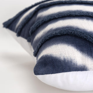 Rizzy Pillows T19721 Ivory / Blue Corner Image