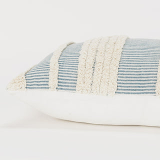 Rizzy Pillows T19723 Teal Detail Image