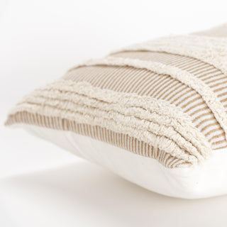 Rizzy Pillows T19724 Natural Angle Image