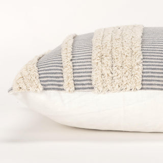 Rizzy Pillows T19726 Grey Detail Image