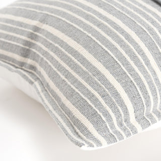 Rizzy Pillows T19731 Gray / Ivory Corner Image