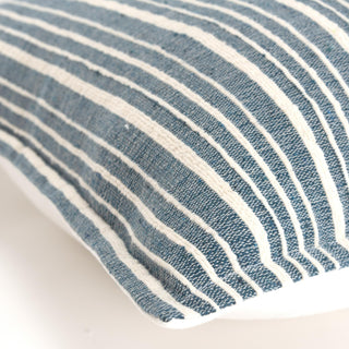 Rizzy Pillows T19732 Teal / Ivory Corner Image