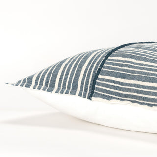Rizzy Pillows T19732 Teal / Ivory Detail Image