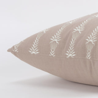 Rizzy Pillows T19814 Blush Detail Image