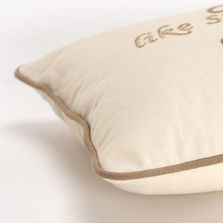 Rizzy Pillows T19935 Natural Corner Image