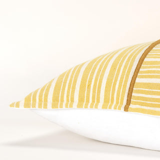 Rizzy Pillows T20010 Yellow / Ivory Detail Image