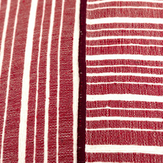 Rizzy Pillows T20011 Red / Ivory Angle Image