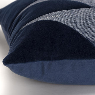 Rizzy Pillows T20013 Blue Corner Image