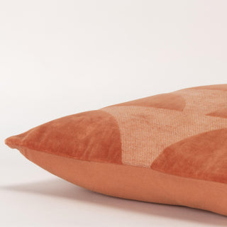 Rizzy Pillows T20016 Orange Detail Image