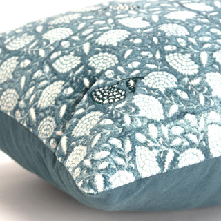 Rizzy Pillows T20020 Teal Corner Image