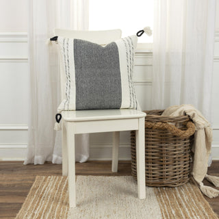 Rizzy Pillows T20027 Black/White Edge Image