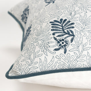 Rizzy Pillows T20069 Teal Corner Image