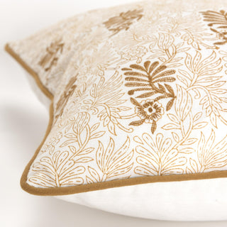 Rizzy Pillows T20070 Gold Corner Image