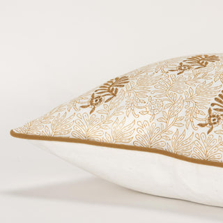 Rizzy Pillows T20070 Gold Detail Image