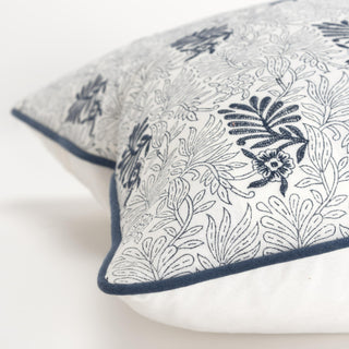 Rizzy Pillows T20071 Blue Corner Image