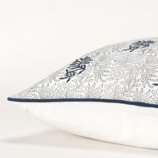 Rizzy Pillows T20071 Blue Detail Image