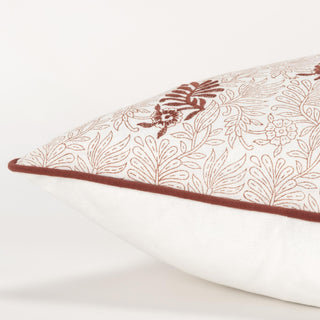 Rizzy Pillows T20072 Terracotta Detail Image
