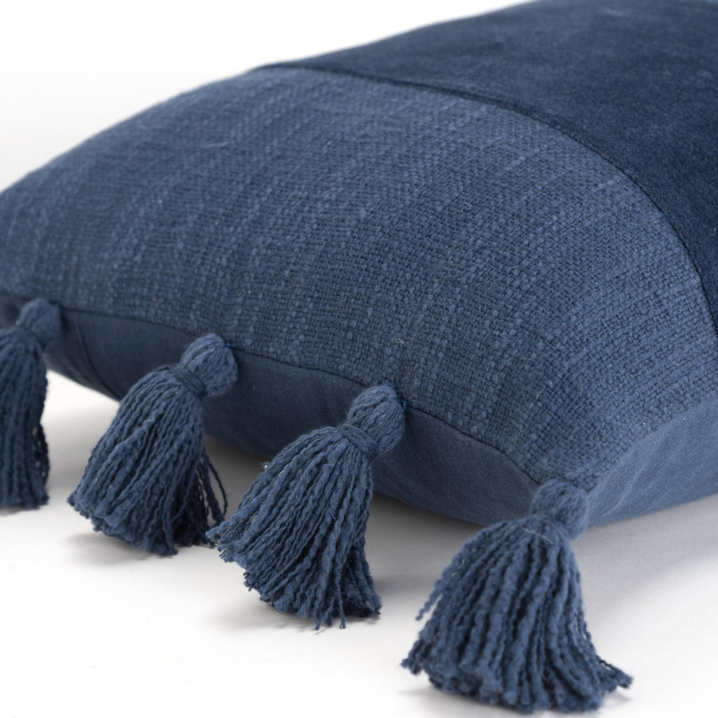 Rizzy Pillows T20079 Blue Corner Image