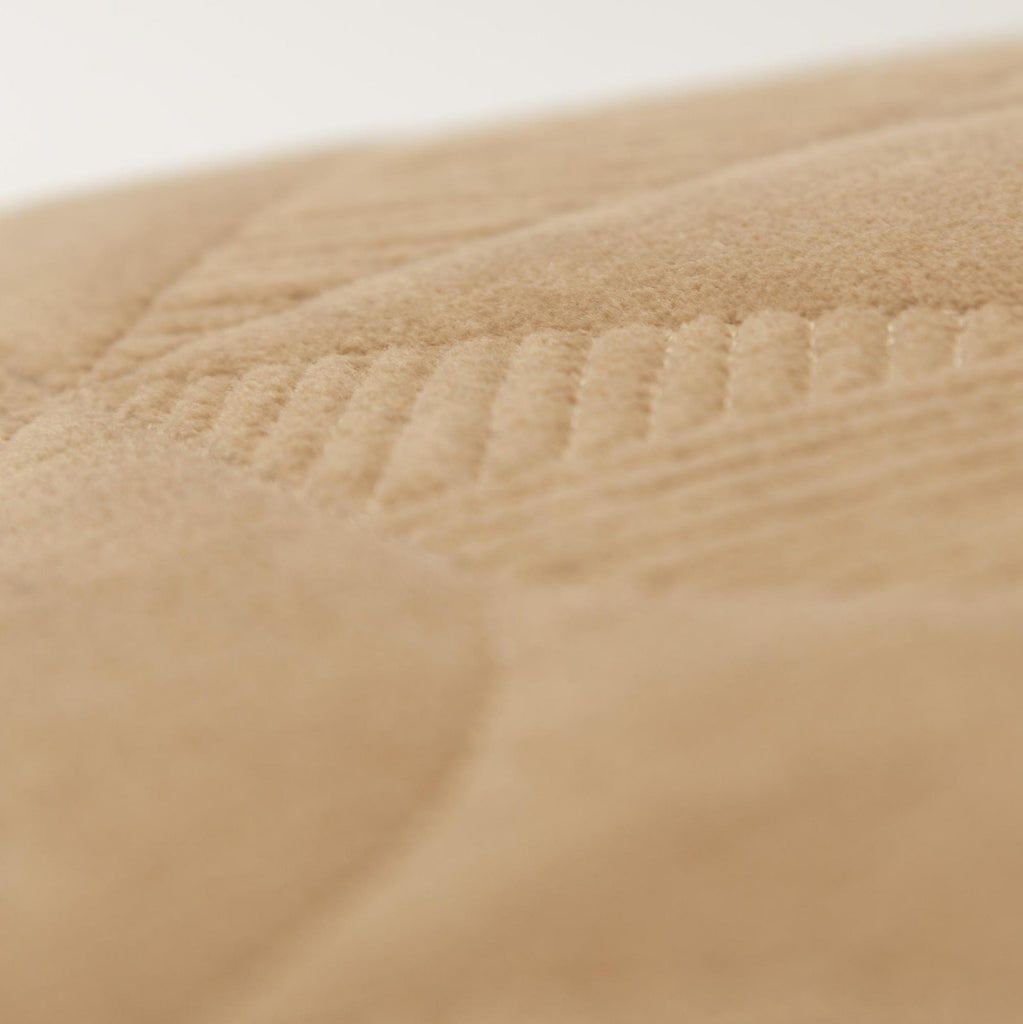 Rizzy Pillows T20437 Tan Corner Image