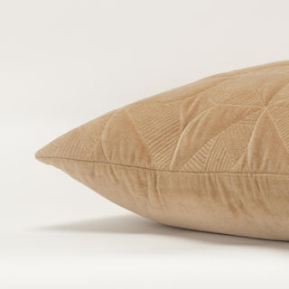 Rizzy Pillows T20437 Tan Edge Image
