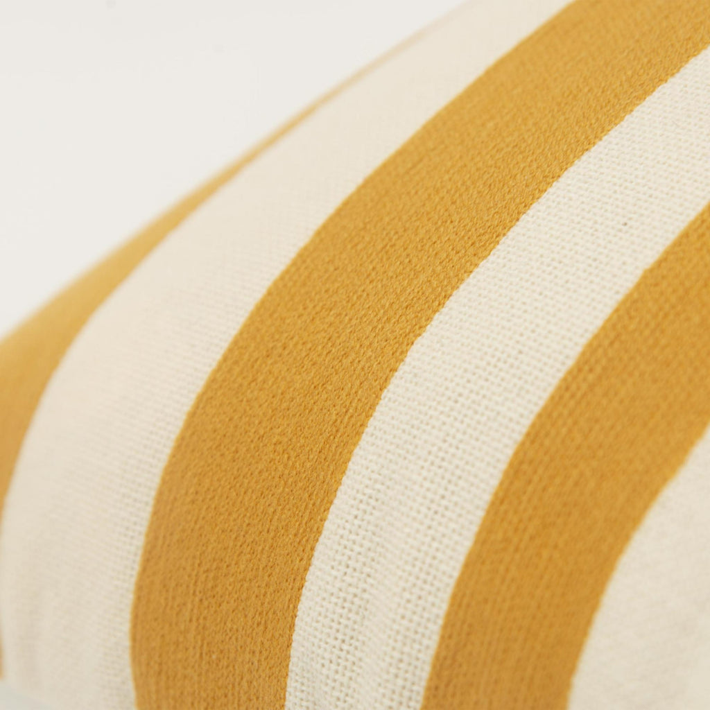 Rizzy Pillows T20460 Yellow Corner Image