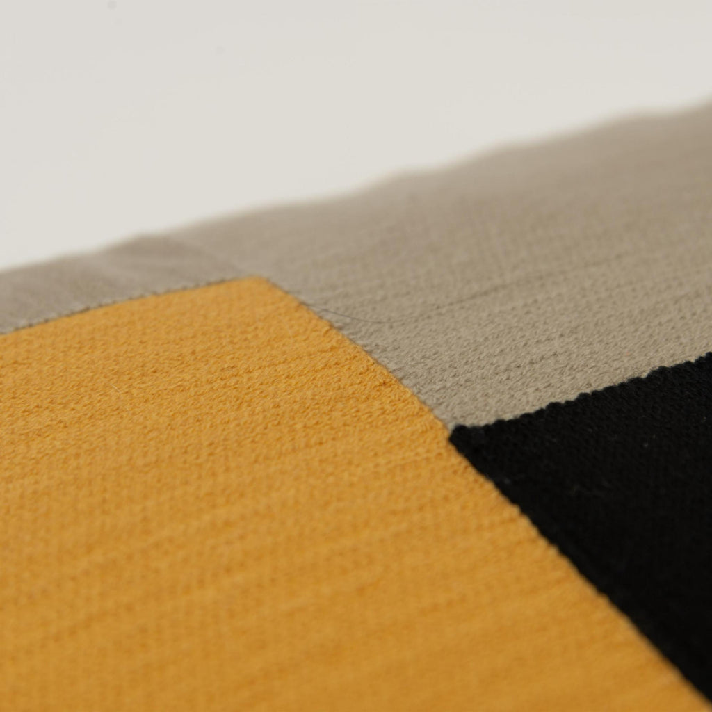 Rizzy Pillows T20523 Multi Corner Image