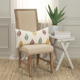 Rizzy Pillows T20528 Cream Room Image Feature