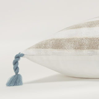 Rizzy Pillows T20561 Natural Edge Image